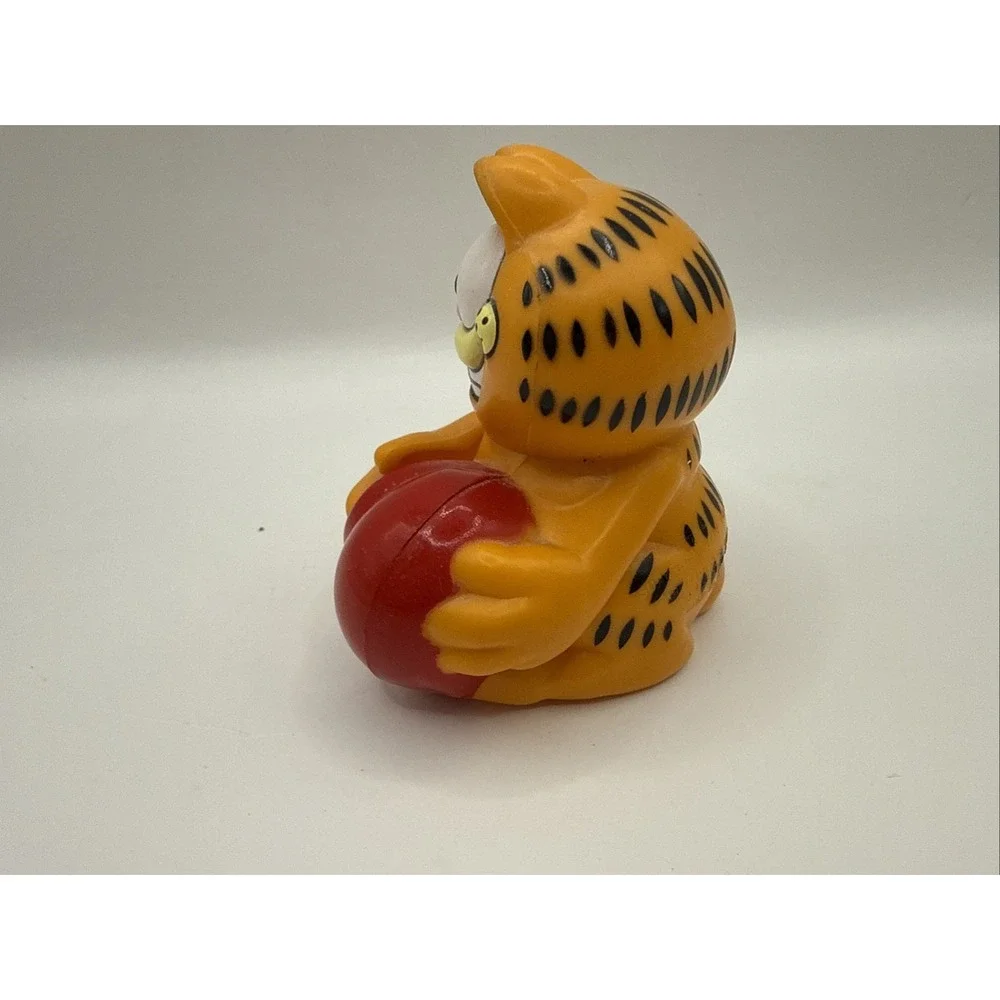 Vintage 1981 GARFIELD with a Cookie Jar 3 inch Figurine Superior Toy Co Candy
